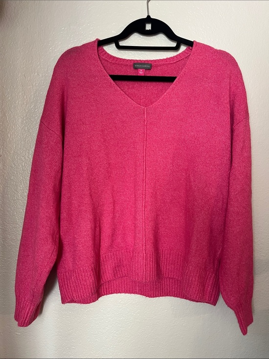 Vince Camuto Sweaters - Vince Camuto Raspberry Pink V-Neck Knit Sweater